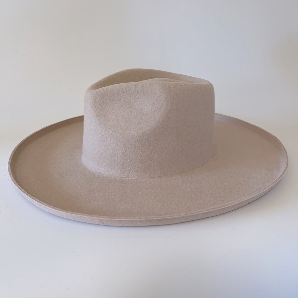 NWT Olive & Pique Lenny wool felt hat in cream, OSFM